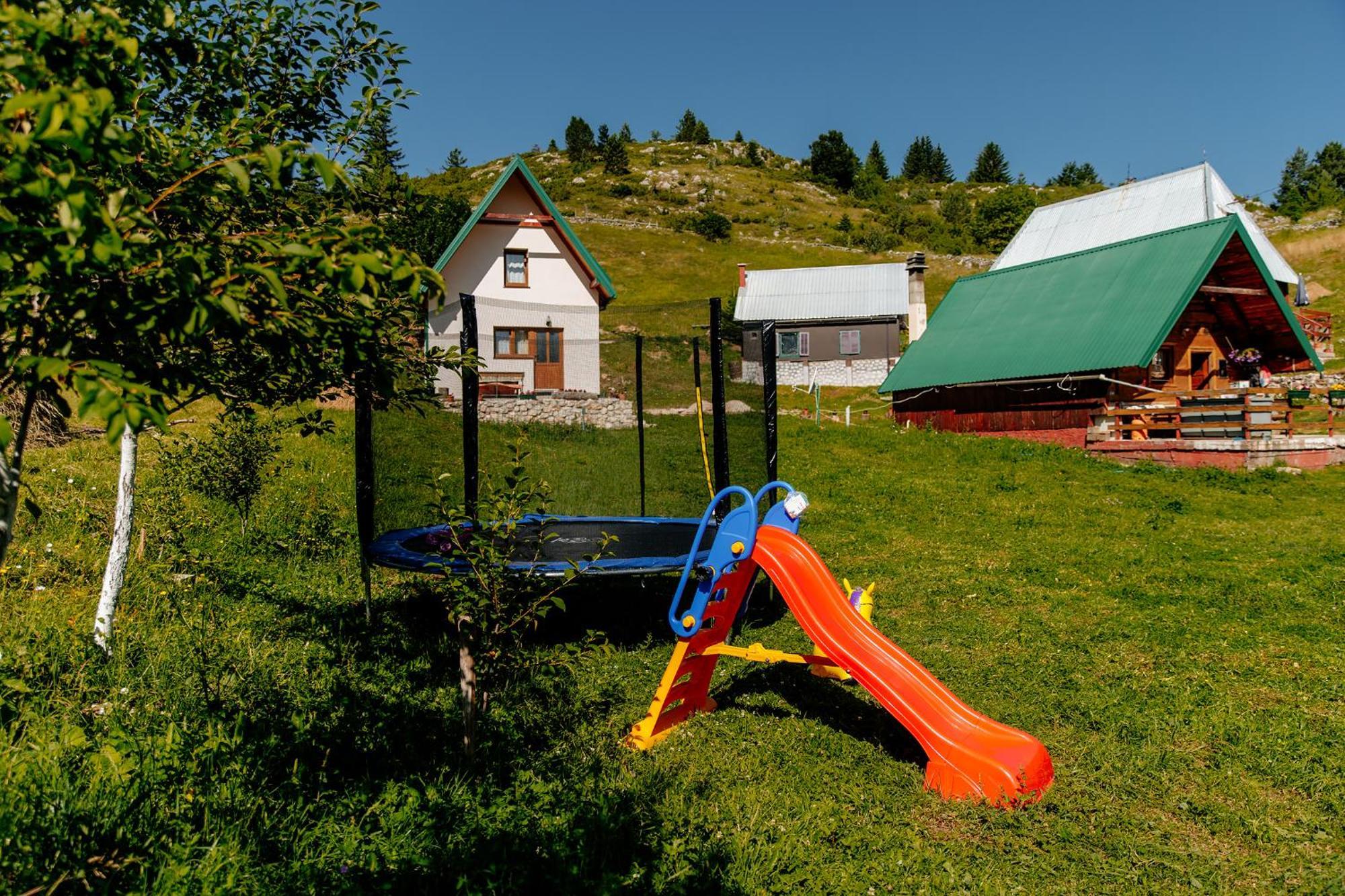 Bed and Breakfast Household Uscumlic - Oaza Mira Plužine Zewnętrze zdjęcie